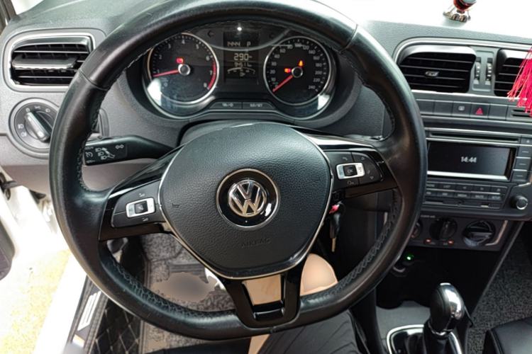 Used Volkswagen Polo 2016 1.6L Automatic Comfort Model Steering Wheel