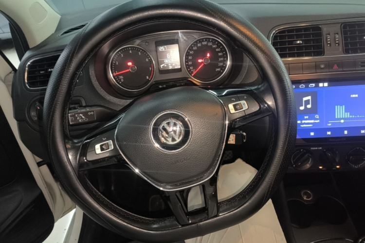 Used Volkswagen Polo 2016 1.6L Manual Comfort Model Steering Wheel