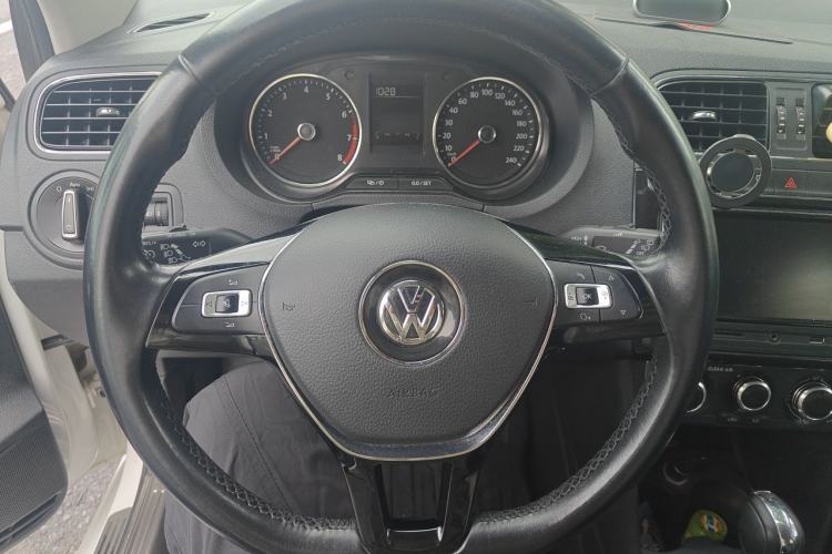 Used Volkswagen Polo 2016 1.6L Automatic Comfort Model Steering Wheel