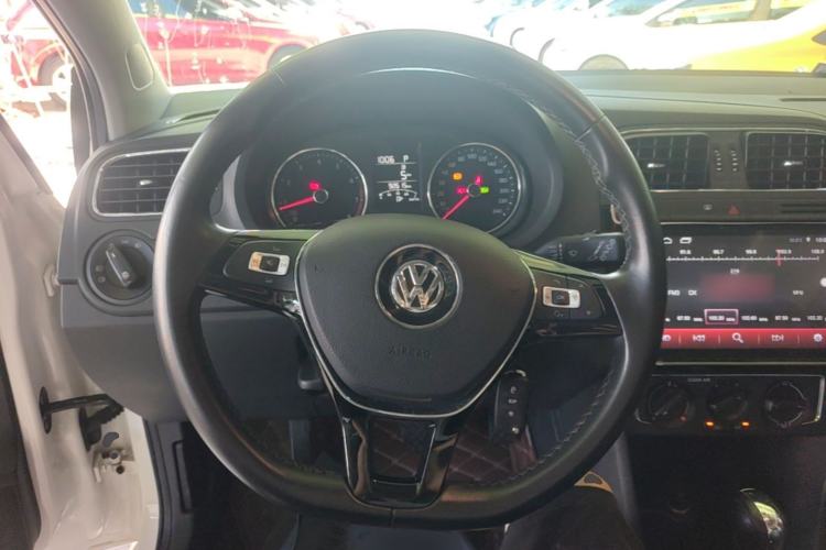 Used Volkswagen Polo 2016 1.6L Automatic Comfort Model Steering Wheel