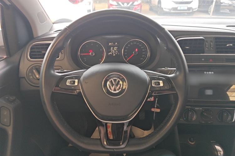 Used Volkswagen Polo 2016 1.6L Automatic Comfort Model Steering Wheel