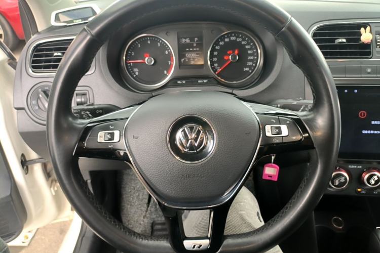 Used Volkswagen Polo 2016 1.6L Automatic Comfort Model Steering Wheel