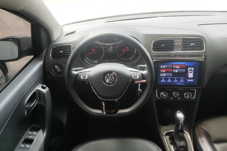 Used Volkswagen Polo 2016 1.6L Automatic Comfort Model Steering Wheel