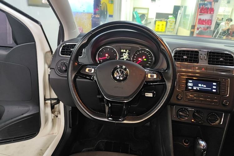 Used Volkswagen Polo 2016 1.6L Automatic Comfort Model Steering Wheel