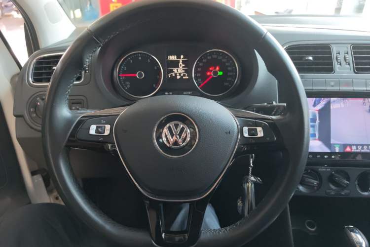 Used Volkswagen Polo 2016 1.6L Automatic Comfort Model Steering Wheel