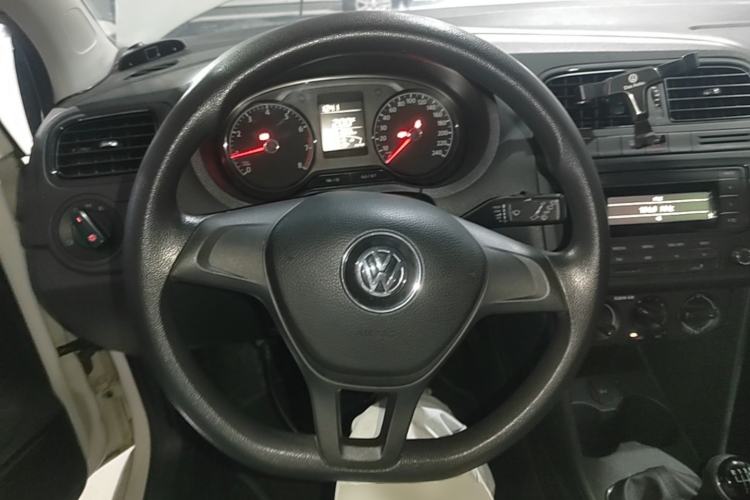 Used Volkswagen Polo 2016 1.4L Manual Fashion Model Steering Wheel