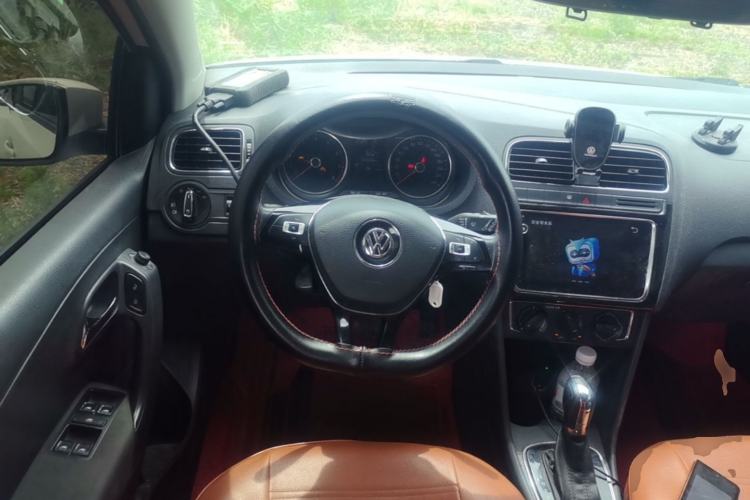 Used Volkswagen Polo 2016 1.6L Automatic Comfort Model Steering Wheel