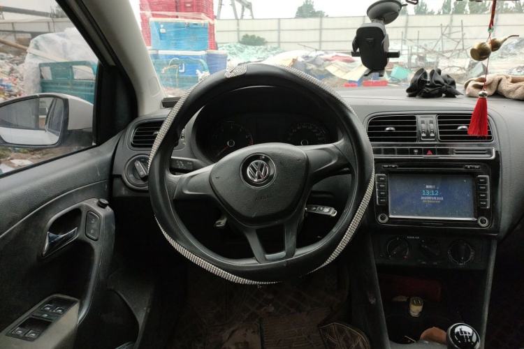 Used Volkswagen Polo 2016 1.4L Manual Fashion Model Steering Wheel