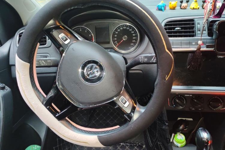 Used Volkswagen Polo 2016 1.6L Automatic Comfort Model Steering Wheel