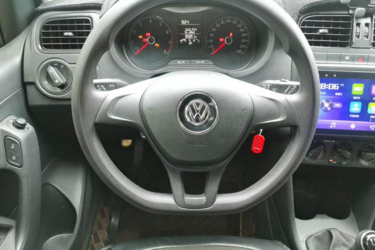 Used Volkswagen Polo 2016 1.4L Manual Fashion Model Steering Wheel
