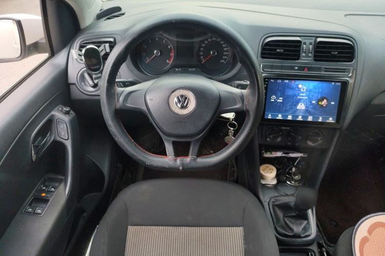Used Volkswagen Polo 2016 1.4L Manual Fashion Model Steering Wheel