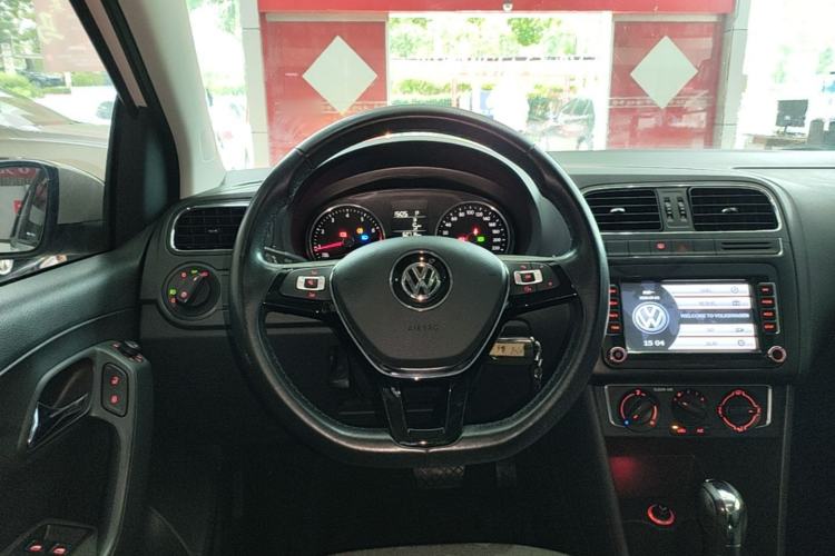 Used Volkswagen Polo 2016 1.6L Automatic Comfort Model Steering Wheel