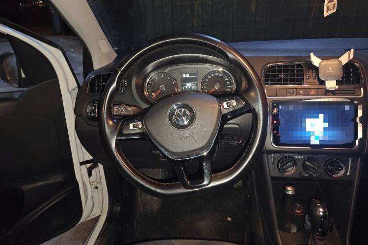 Used Volkswagen Polo 2016 1.6L Automatic Comfort Model Steering Wheel