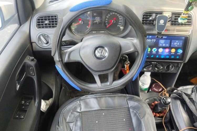 Used Volkswagen Polo 2016 1.4L Manual Fashion Model Steering Wheel