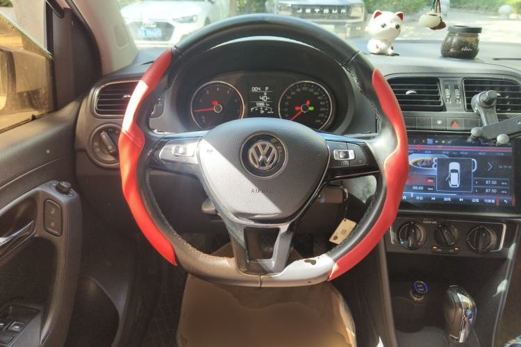 Used Volkswagen Polo 2016 1.6L Automatic Comfort Model Steering Wheel