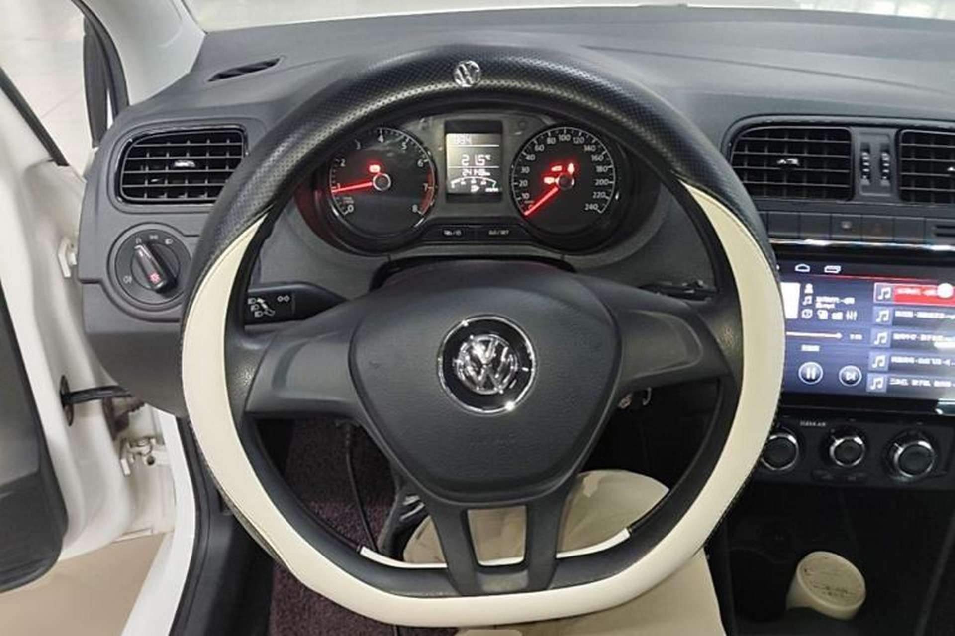 Used Volkswagen Polo 2016 1.4L Manual Fashion Model Steering Wheel