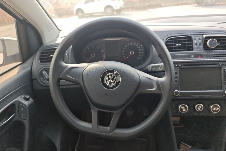 Used Volkswagen Polo 2016 1.4L Manual Fashion Model Steering Wheel