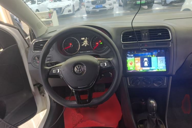 Used Volkswagen Polo 2016 1.6L Automatic Comfort Model Steering Wheel