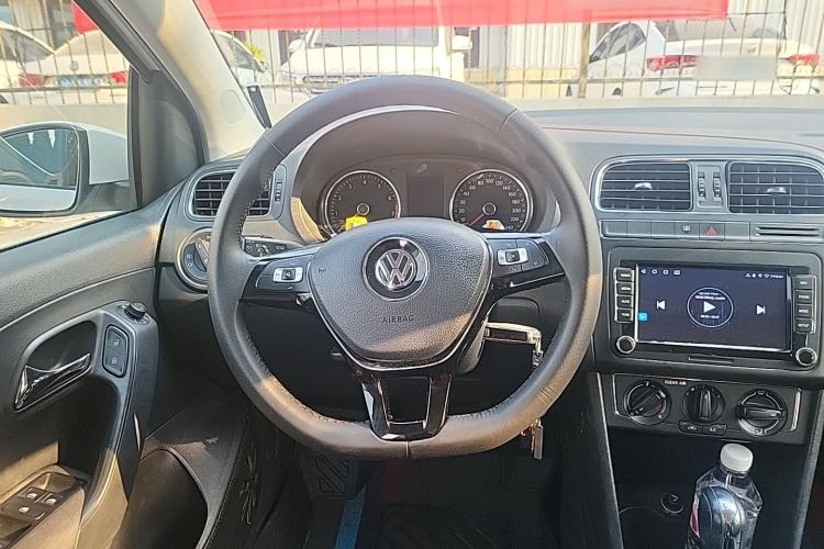 Used Volkswagen Polo 2016 1.6L Automatic Comfort Model Steering Wheel