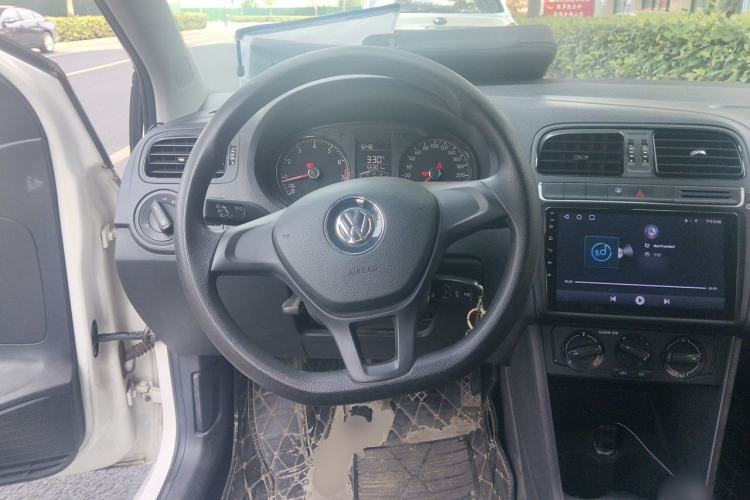 Used Volkswagen Polo 2016 1.4L Manual Fashion Model Steering Wheel