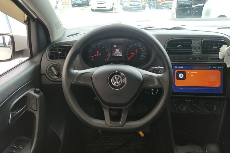 Used Volkswagen Polo 2016 1.4L Manual Fashion Model Steering Wheel