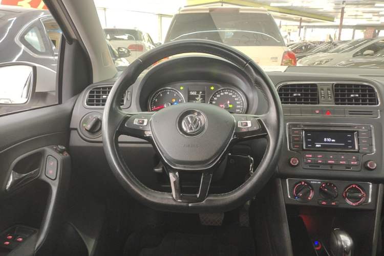 Used Volkswagen Polo 2016 1.6L Automatic Comfort Model Steering Wheel