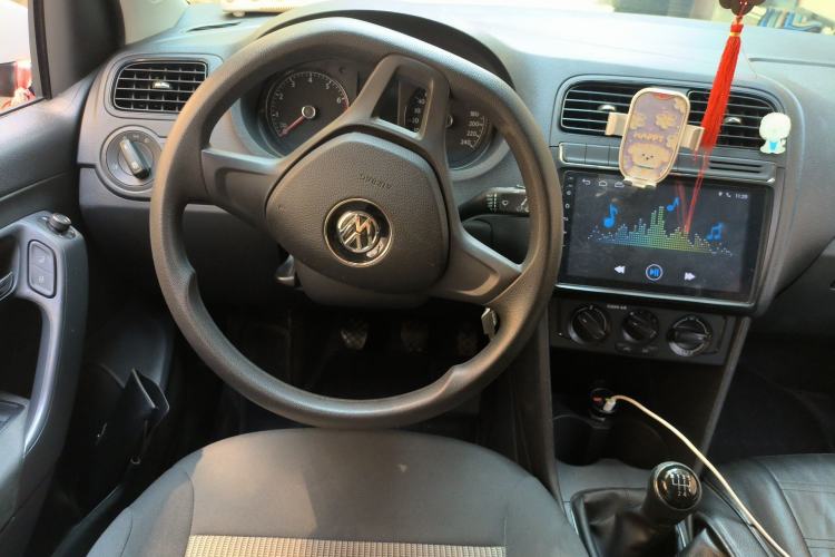 Used Volkswagen Polo 2016 1.4L Manual Fashion Model Steering Wheel