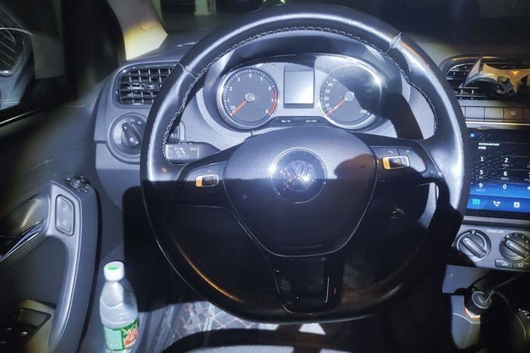 Used Volkswagen Polo 2016 1.6L Automatic Comfort Model Steering Wheel