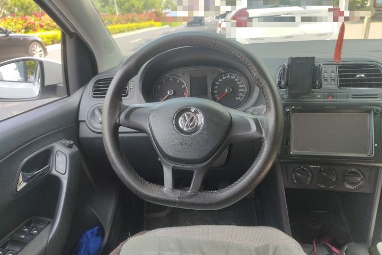 Used Volkswagen Polo 2016 1.4L Manual Fashion Model Steering Wheel