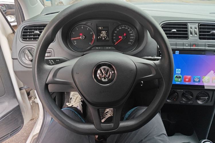 Used Volkswagen Polo 2016 1.4L Manual Fashion Model Steering Wheel
