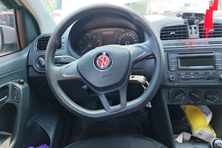 Used Volkswagen Polo 2016 1.4L Manual Fashion Model Steering Wheel