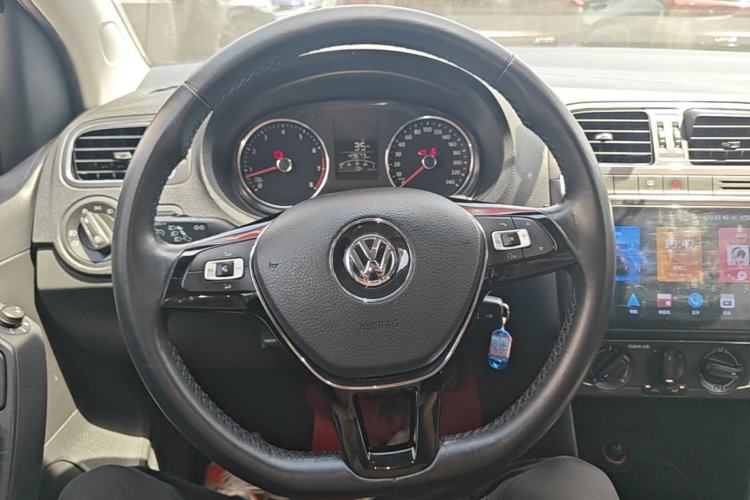 Used Volkswagen Polo 2016 1.6L Automatic Comfort Model Steering Wheel