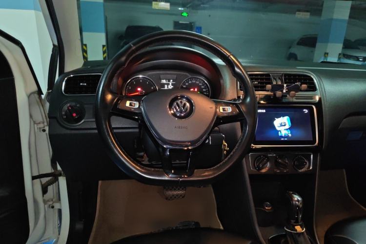 Used Volkswagen Polo 2016 1.6L Automatic Comfort Model Steering Wheel