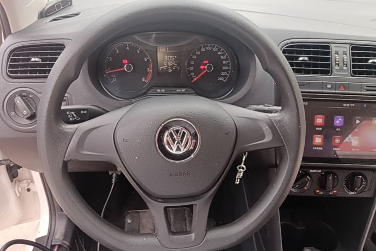 Used Volkswagen Polo 2016 1.4L Manual Fashion Model Steering Wheel