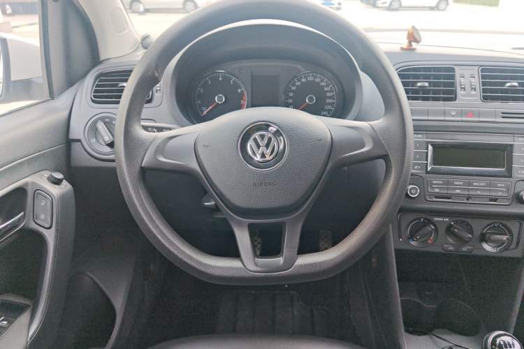 Used Volkswagen Polo 2016 1.4L Manual Fashion Model Steering Wheel