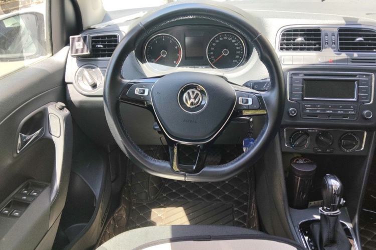 Used Volkswagen Polo 2016 1.6L Automatic Comfort Model Steering Wheel