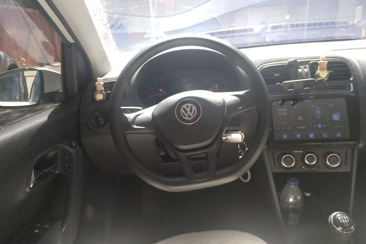 Used Volkswagen Polo 2016 1.4L Manual Fashion Model Steering Wheel