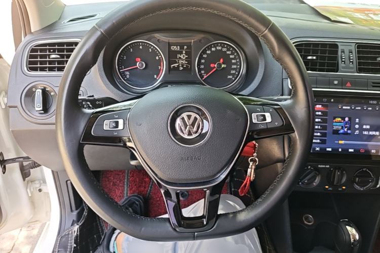 Used Volkswagen Polo 2016 1.6L Automatic Comfort Model Steering Wheel