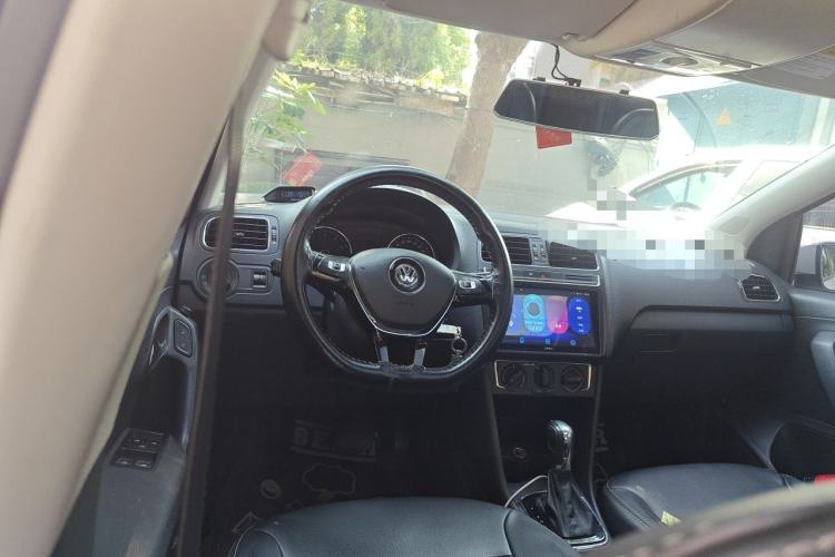 Used Volkswagen Polo 2016 1.6L Automatic Comfort Model Steering Wheel