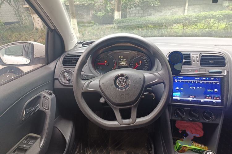 Used Volkswagen Polo 2016 1.4L Manual Fashion Model Steering Wheel