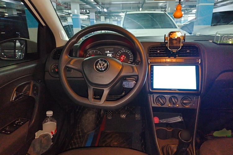 Used Volkswagen Polo 2016 1.4L Manual Fashion Model Steering Wheel