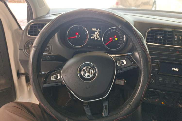 Used Volkswagen Polo 2016 1.6L Automatic Comfort Model Steering Wheel