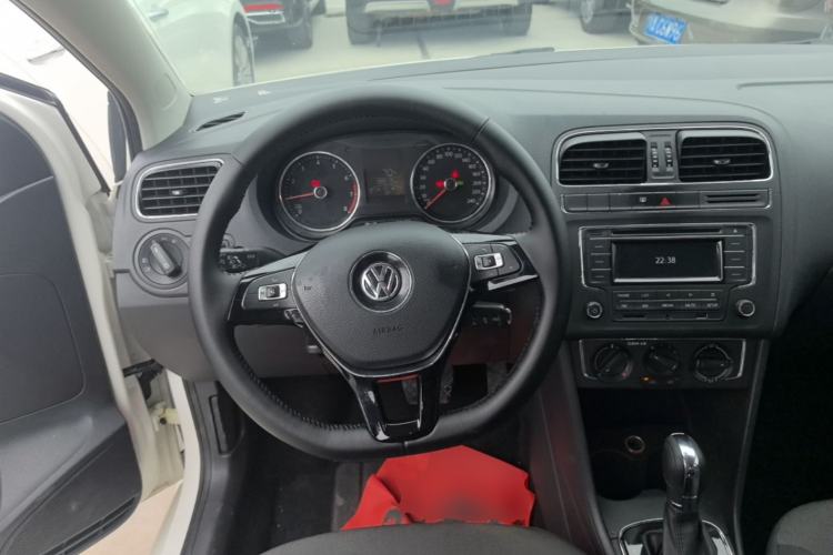 Used Volkswagen Polo 2016 1.6L Automatic Comfort Model Steering Wheel