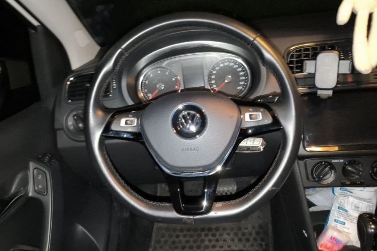 Used Volkswagen Polo 2016 1.6L Automatic Comfort Model Steering Wheel