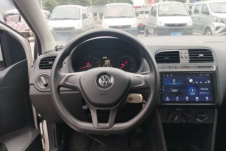 Used Volkswagen Polo 2016 1.4L Manual Fashion Model Steering Wheel
