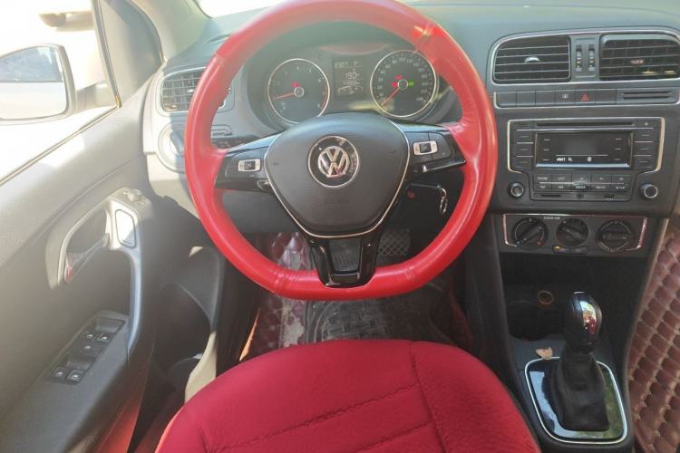 Used Volkswagen Polo 2016 1.6L Automatic Comfort Model Steering Wheel