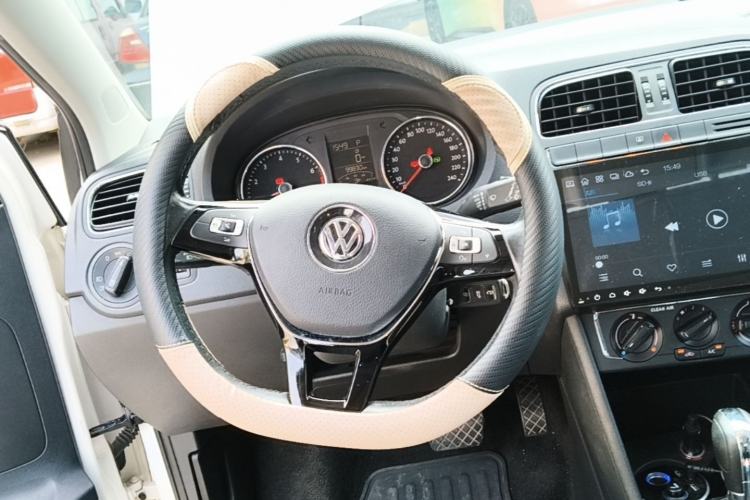 Used Volkswagen Polo 2016 1.6L Automatic Comfort Model Steering Wheel