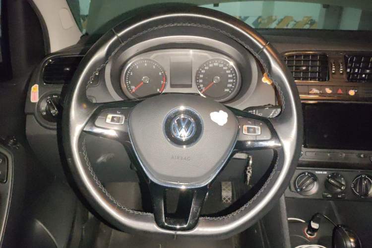 Used Volkswagen Polo 2016 1.6L Automatic Comfort Model Steering Wheel