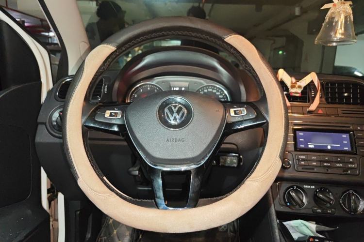 Used Volkswagen Polo 2016 1.6L Automatic Comfort Model Steering Wheel