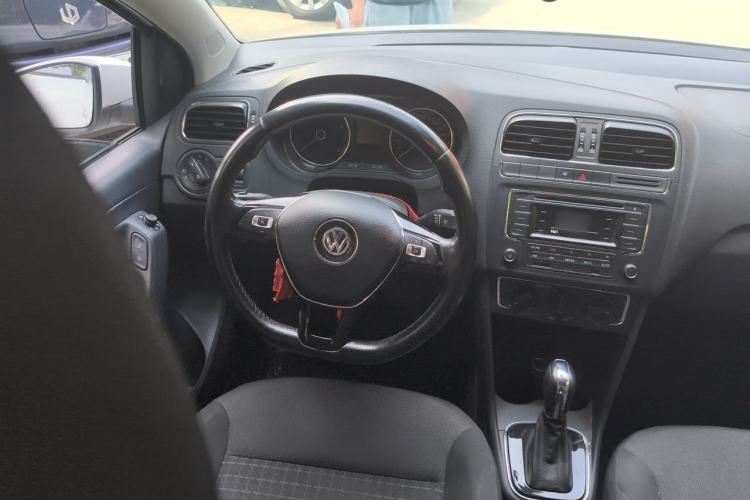 Used Volkswagen Polo 2016 1.6L Automatic Comfort Model Steering Wheel